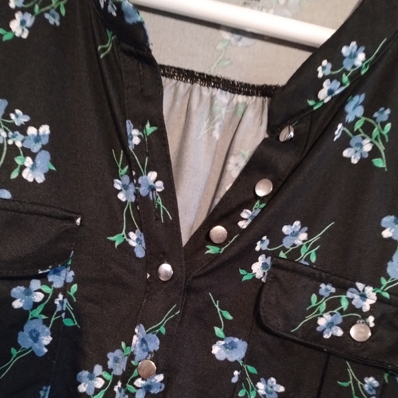 Lily Morgan Long Sleeve Floral Top - Picture 2 of 6